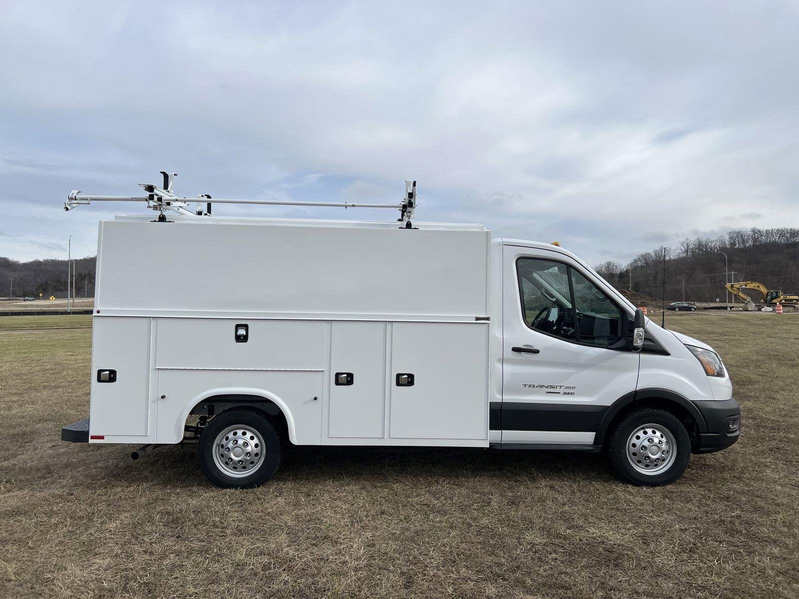Used 2024 Oxford White Ford T350 AWD SRW image 9