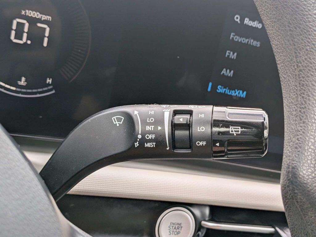 New 2025 Gray Hyundai SEL AWD image 31