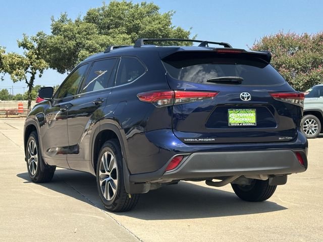 Used 2021  Toyota XLE image 3