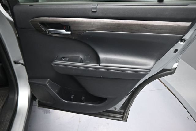 Used 2021 Silver Toyota Platinum image 15
