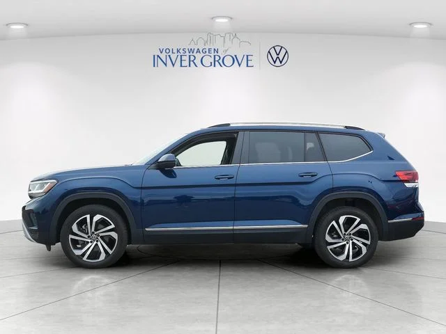 Used 2023 Blue Metallic Volkswagen SEL image 4