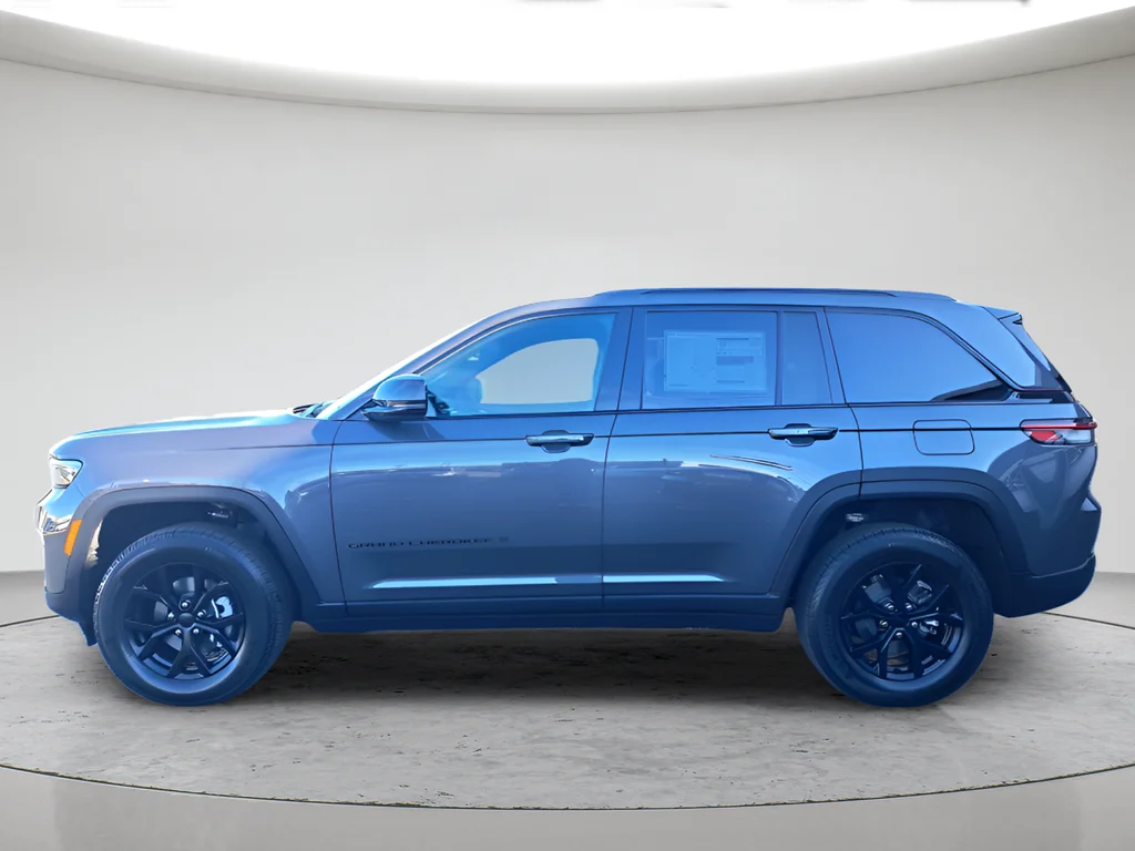 New 2025 Baltic Gray Metallic Clear-Coat Exterior Paint Jeep Altitude X image 6