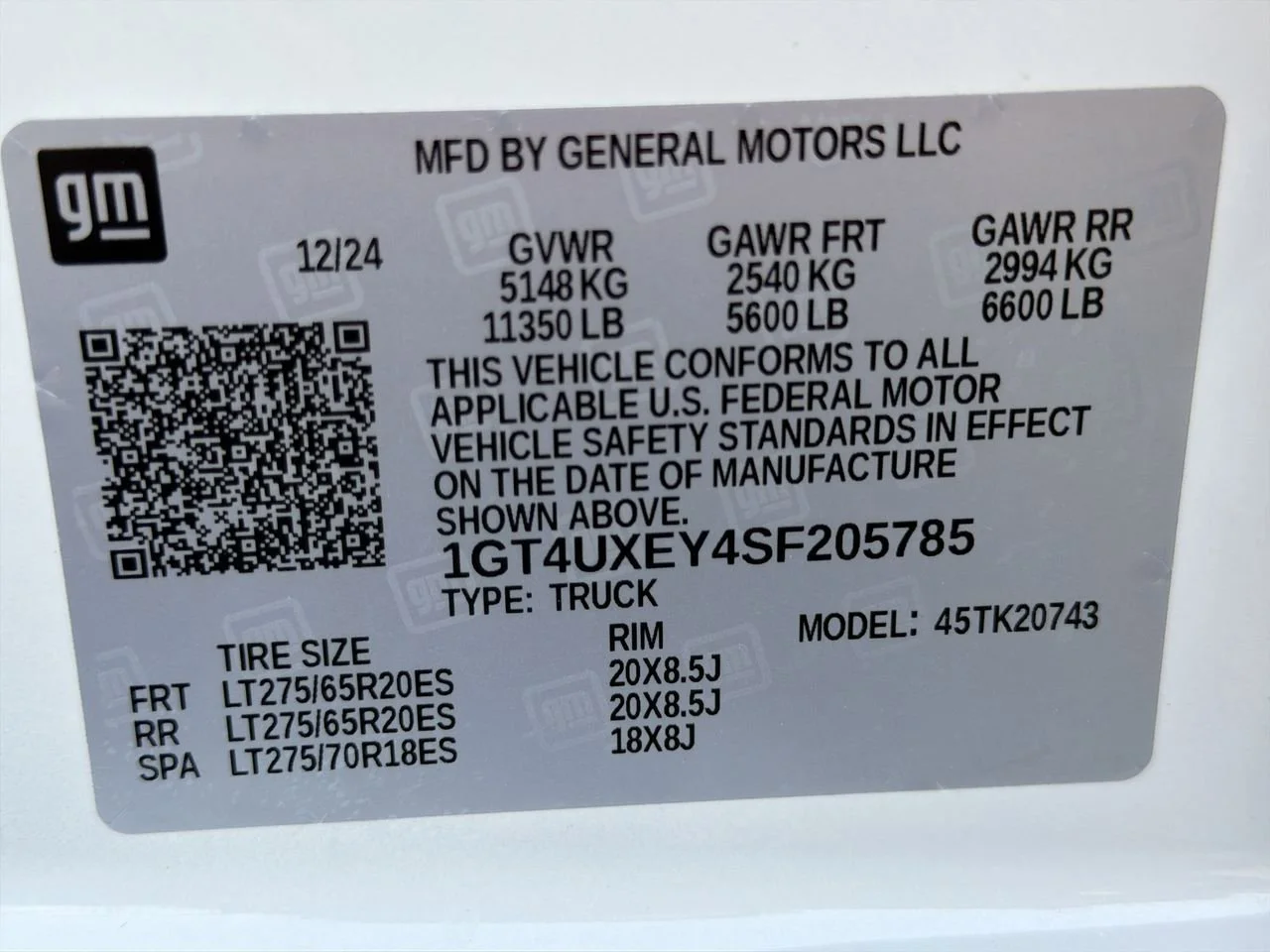 Used 2025 White Frost Tricoat GMC Denali Ultimate image 29