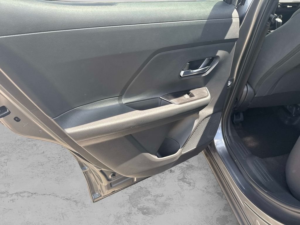 Used 2025 Gray Nissan SV image 16
