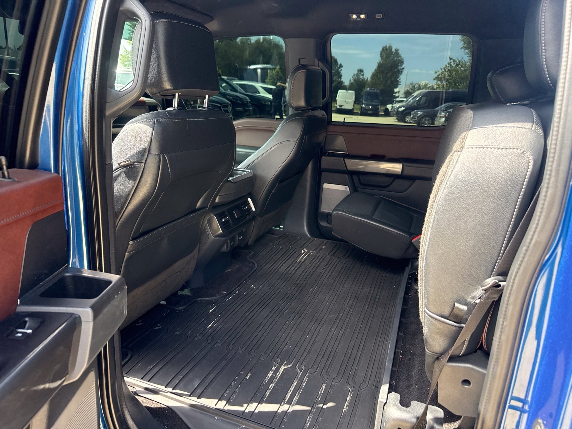 Used 2023 Atlas Blue Metallic Ford Lariat image 10