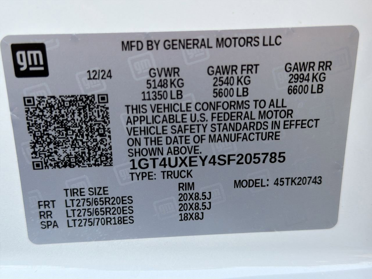 Used 2025 White Frost Tricoat GMC Denali Ultimate image 29