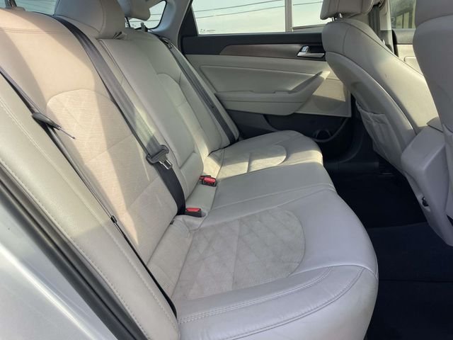 Used 2017 Silver Hyundai Sport image 10