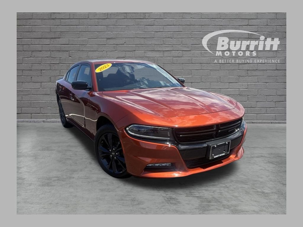 Used 2023 Orange Dodge SXT image 1