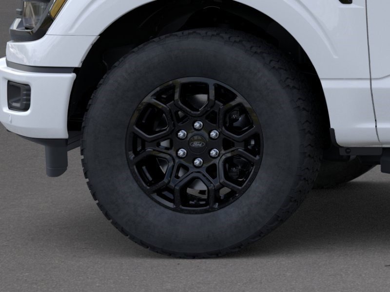 New 2026 Oxford White Ford XLT image 19