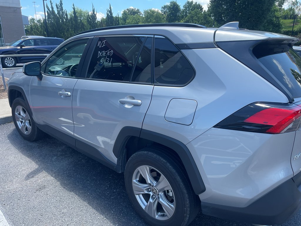 Used 2025 Silver Sky Metallic Toyota XLE image 5