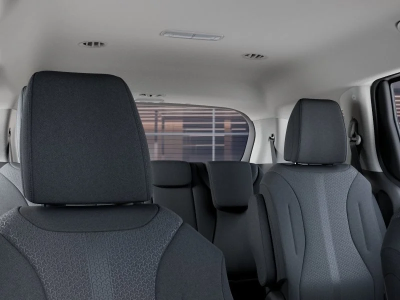 New 2026 Snow White Pearl Kia LX image 27