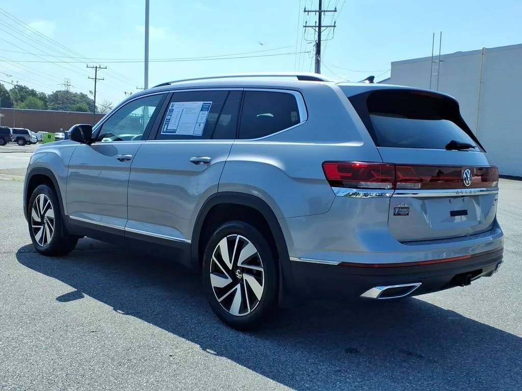 Used 2024  Volkswagen 2.0T SEL image 26
