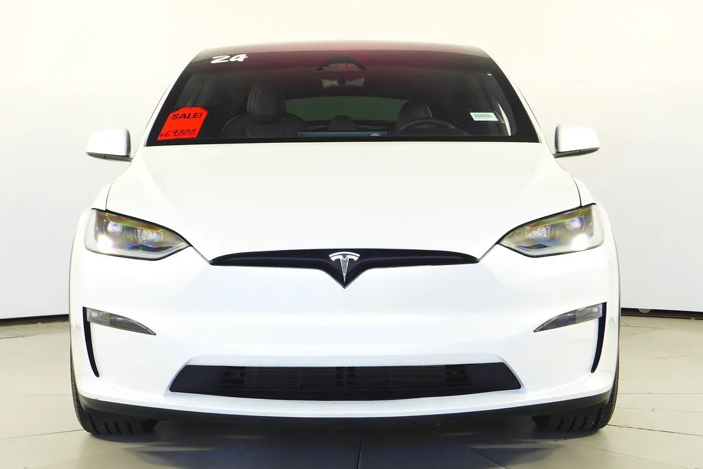 Used 2024  Tesla Base image 3