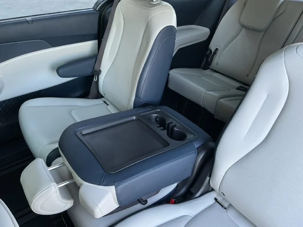Used 2025 White Kia EX image 35