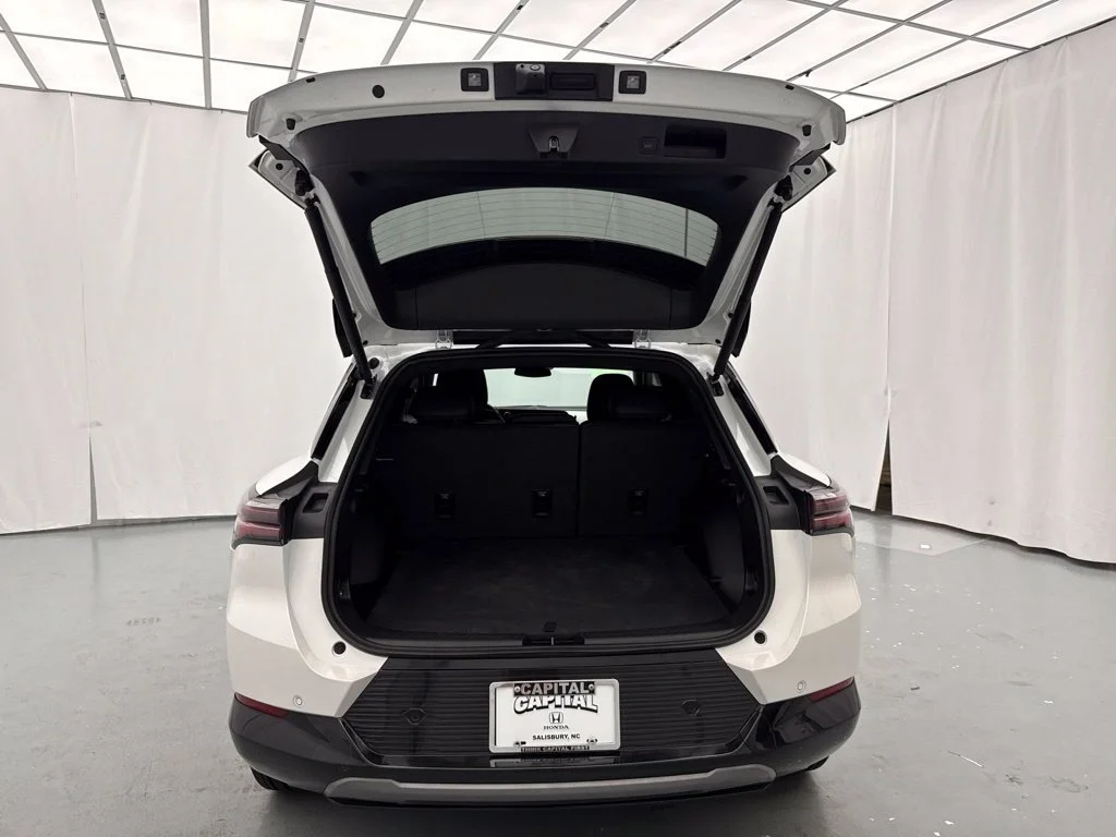 Used 2024 White Chevrolet LT image 10