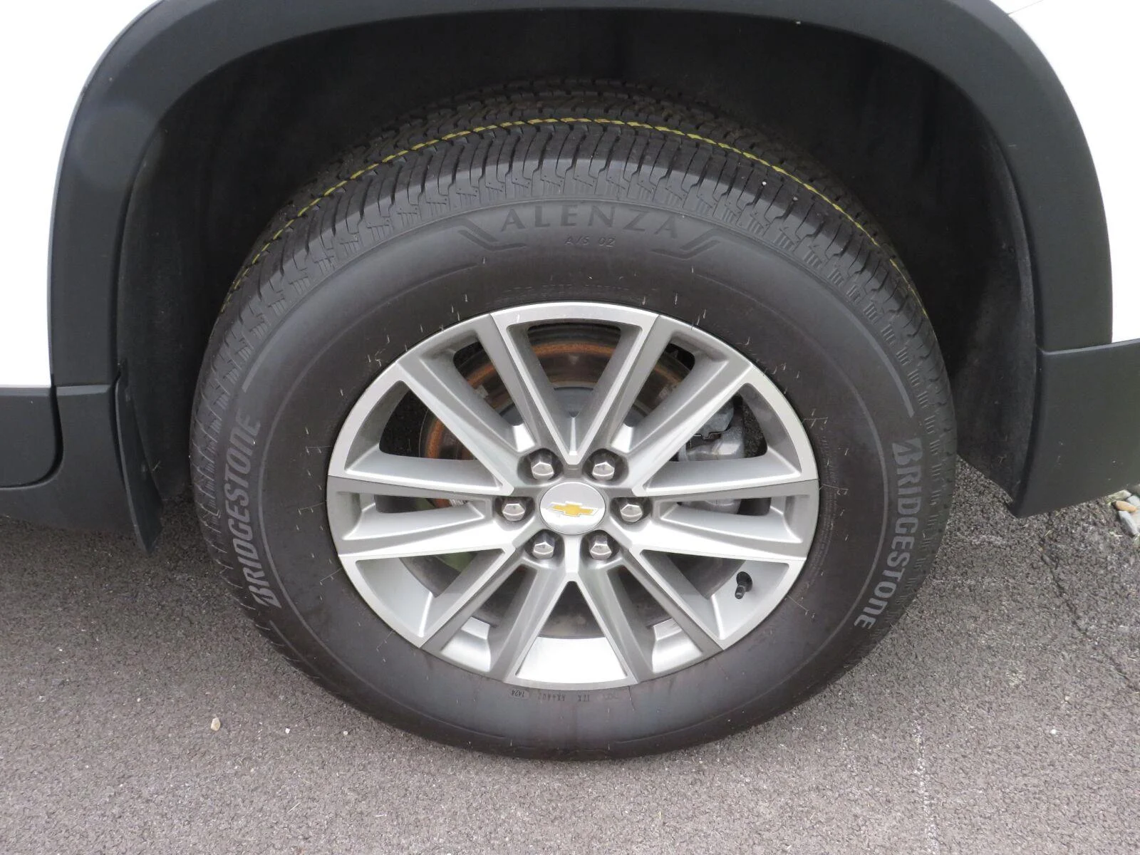 Used 2023 Summit White Chevrolet LT Cloth image 14