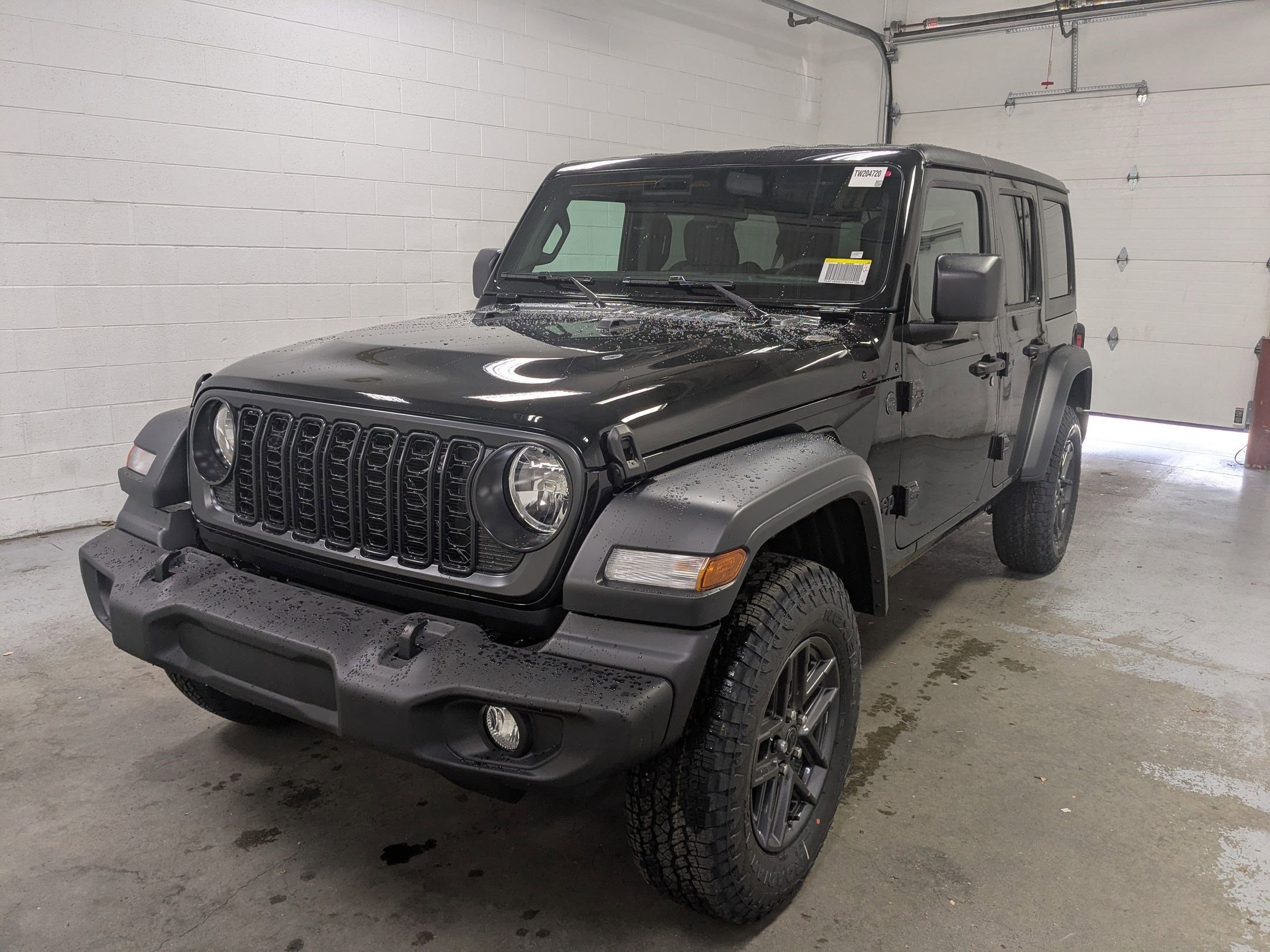New 2026 Black Clear-Coat Exterior Paint Jeep Sport S image 9