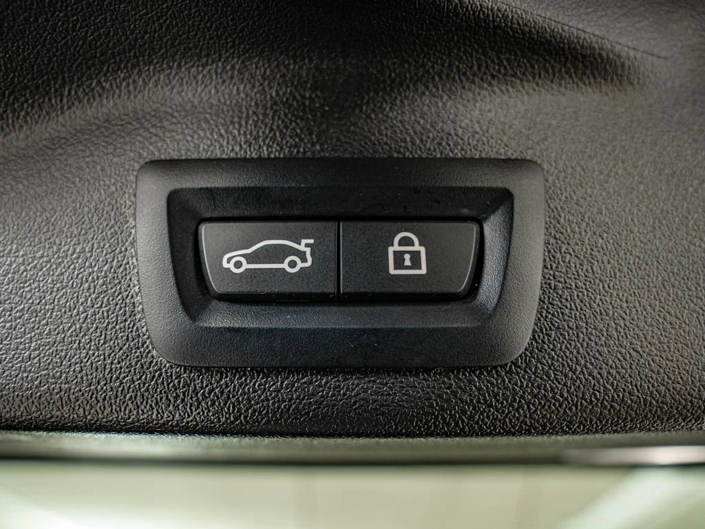 Used 2023 Manhattan Green Metallic BMW xDrive40i image 38