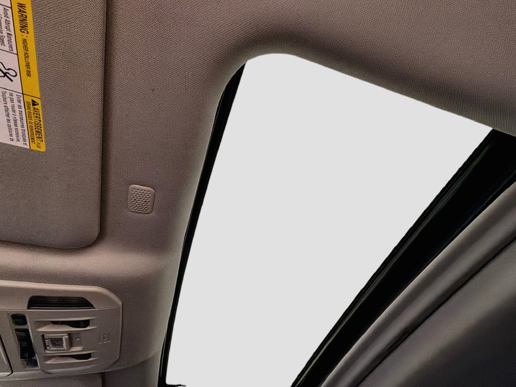Used 2021  Toyota XLE image 23