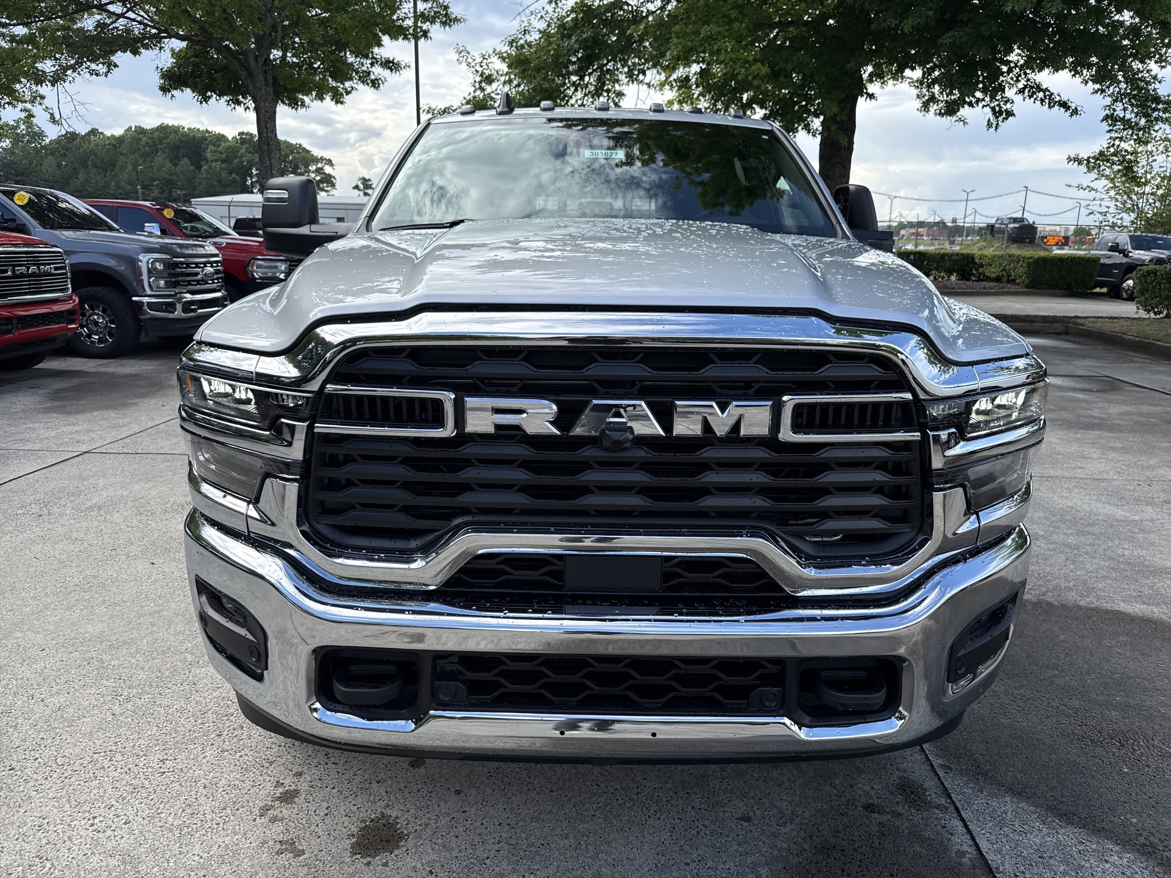 New 2026 Silver-Zynith Exterior Paint RAM Tradesman image 2