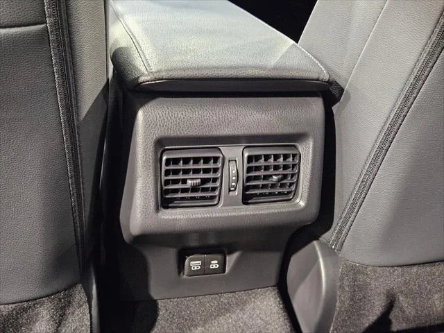Certified Used 2025 WIND CHILL PEARL Toyota  image 36