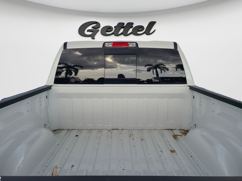 New 2026 Ivory White Tri-Coat Pearl-Coat Exterior Paint RAM Laramie image 9
