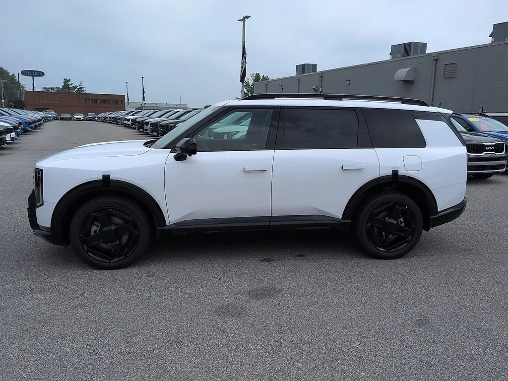 New 2027 Glacial White Pearl Kia X-LINE SX PRESTIGE image 4