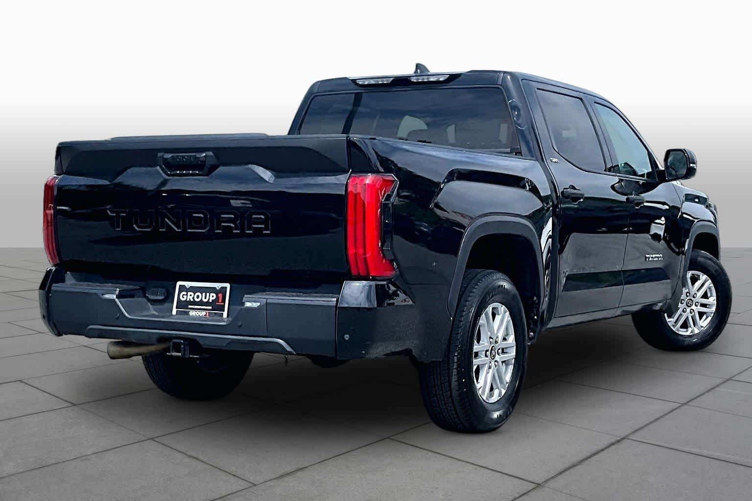 Used 2022 Midnight Black Metallic Toyota SR5 image 13