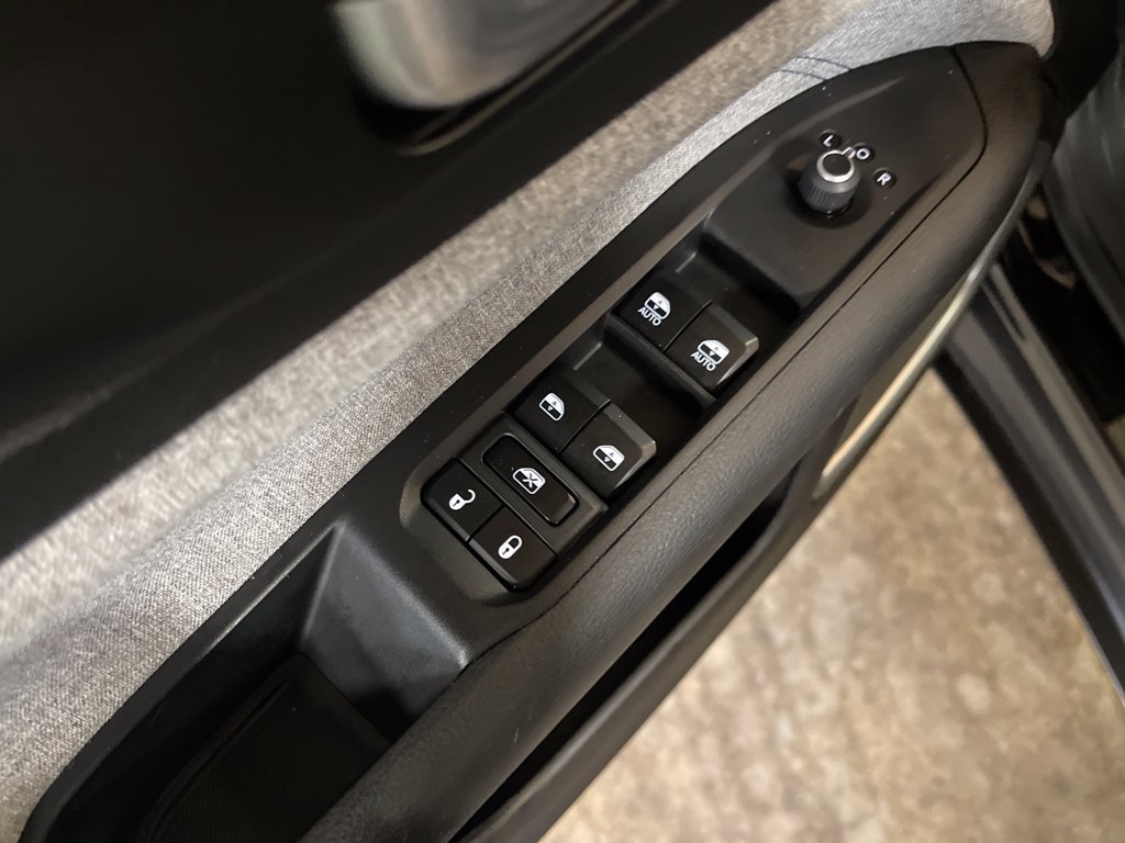 Used 2024 Black Jeep Latitude image 16