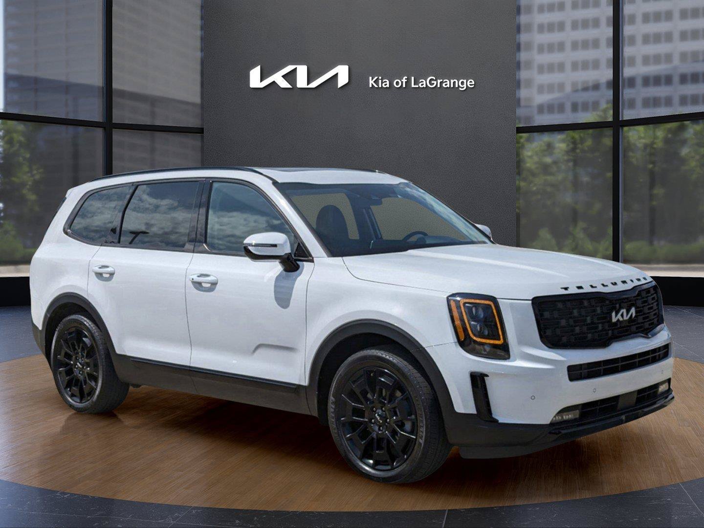 Used 2022 Glacial White Pearl Kia SX image 3