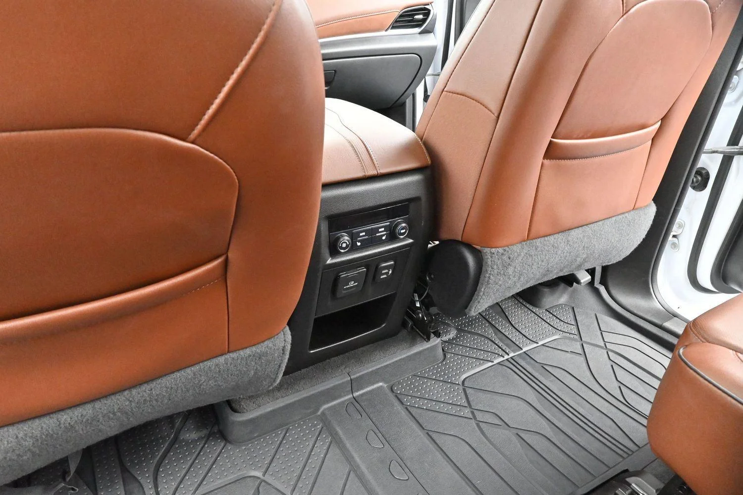 Used 2019 IRIDESCENT PEARL TRICOAT Chevrolet High Country image 36