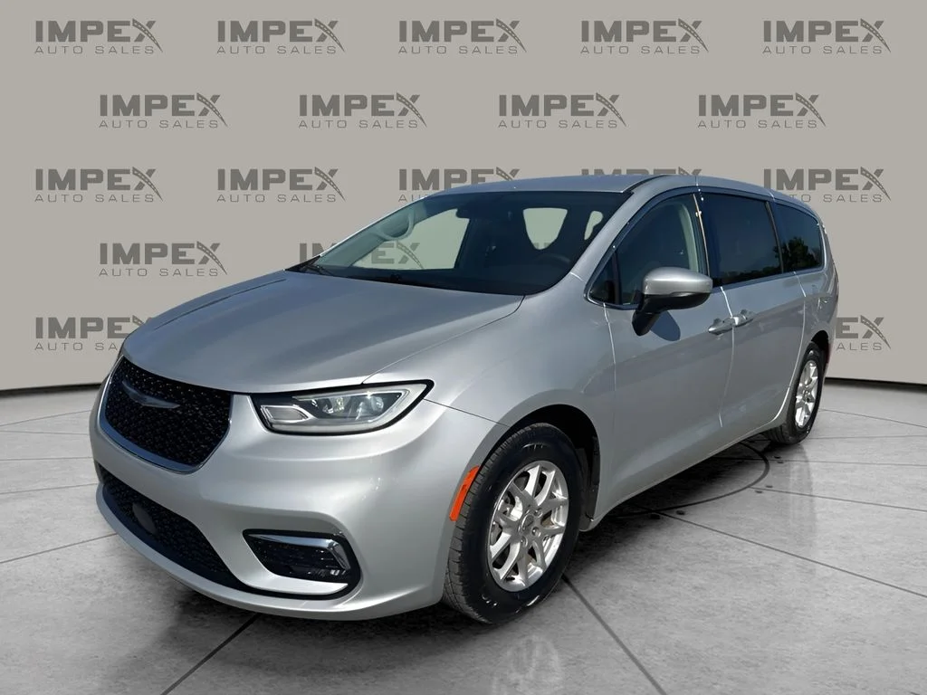 Used 2023 Silver Chrysler Touring L image 1