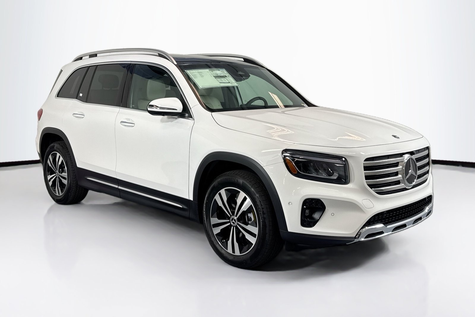 New 2026 Polar White Mercedes-Benz GLB 250 image 3
