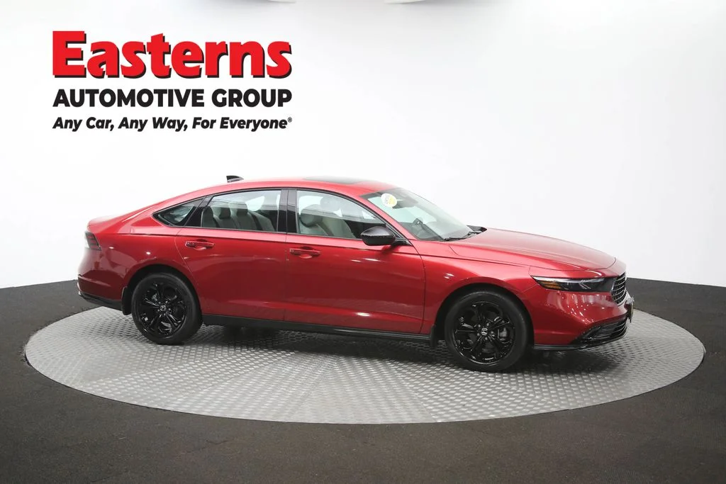 Used 2025 Red Honda SE image 47