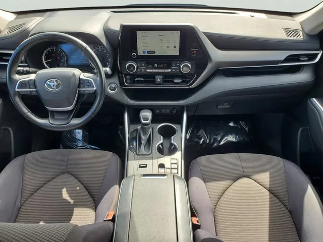 Used 2023 Black Toyota L image 19