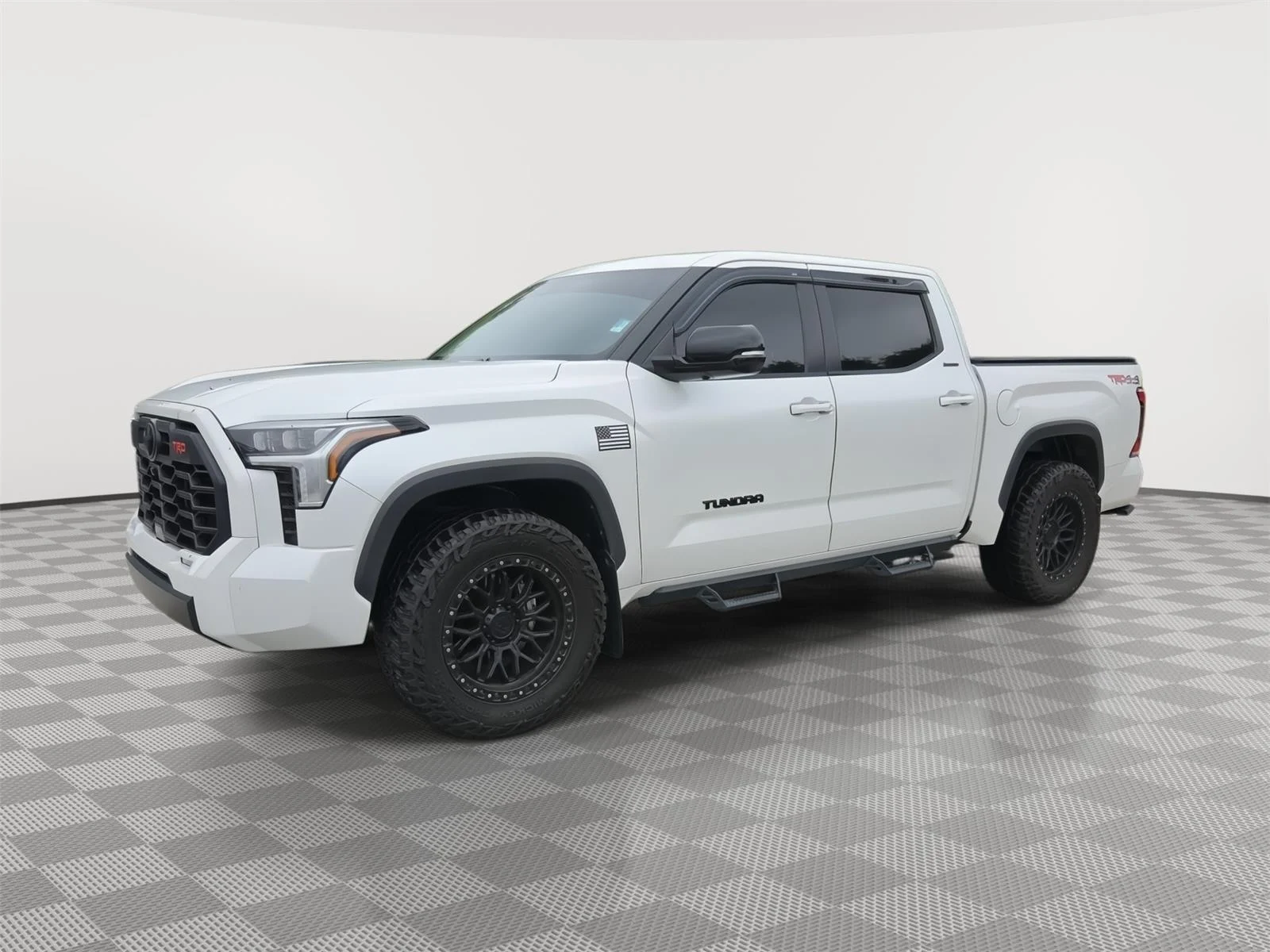 Used 2024 Wind Chill Pearl Toyota Limited image 1