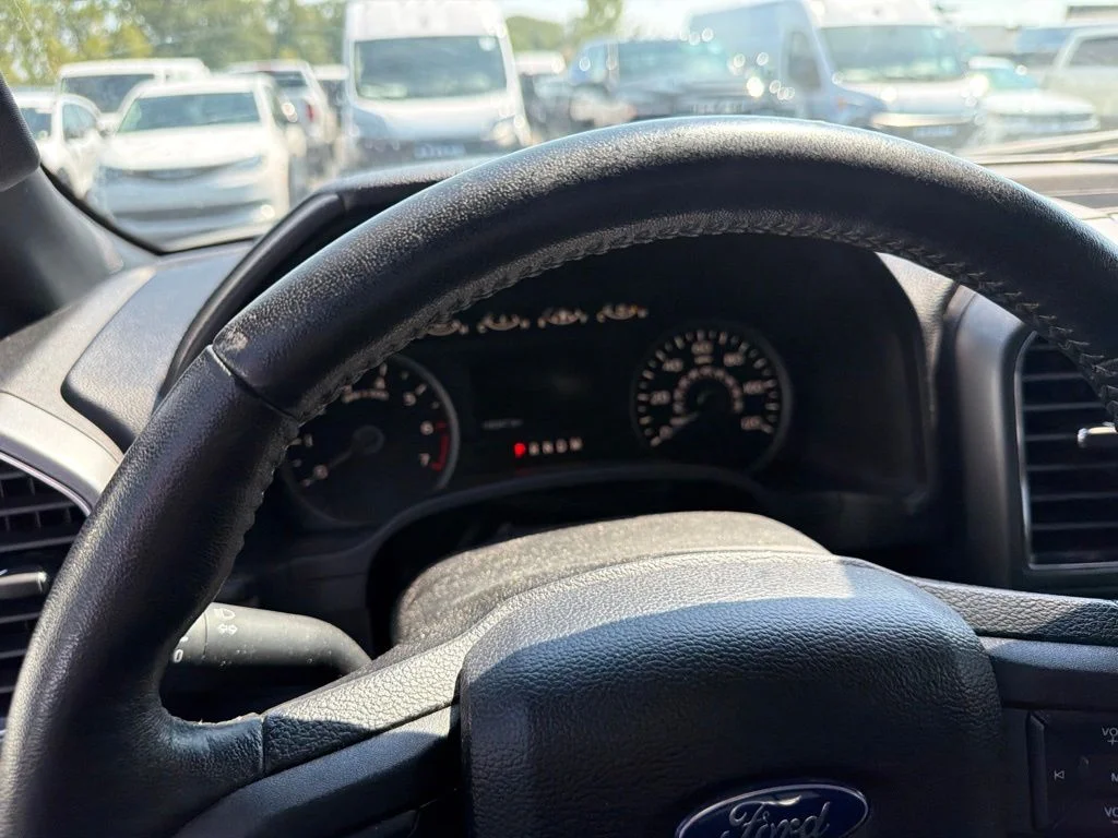 Used 2020 Black Ford XLT image 16