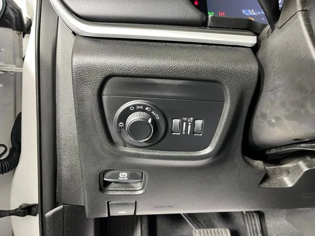Used 2023 White Jeep Altitude X image 19