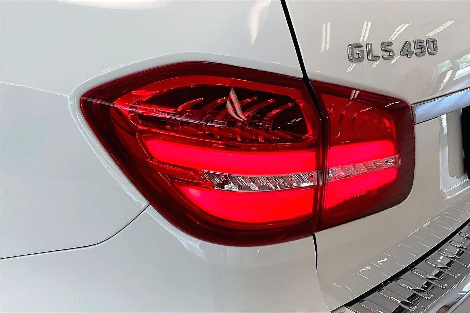 Used 2017 Polar White Mercedes-Benz GLS 450 image 27
