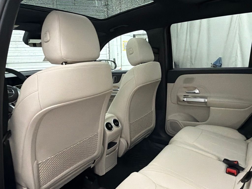 New 2026 Night Black Mercedes-Benz GLB 250 image 18