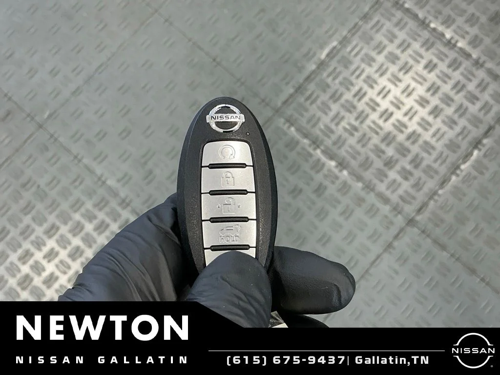 Used 2020 Brilliant Silver Metallic Nissan SV image 35