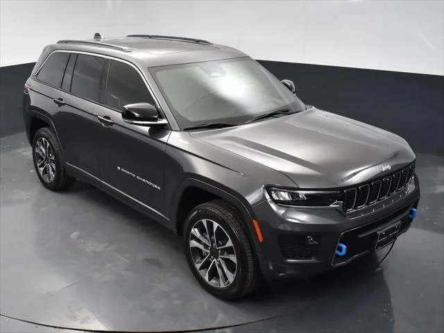 New 2024 Baltic Gray Metallic Clear-Coat Exterior Paint Jeep Overland image 40