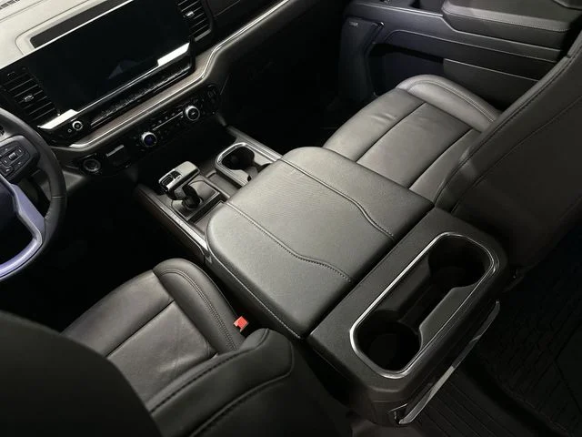 Used 2024 Black GMC SLT image 24