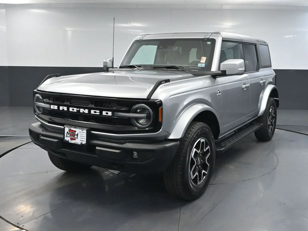 Certified Used 2023 Gray Ford Outer Banks image 13
