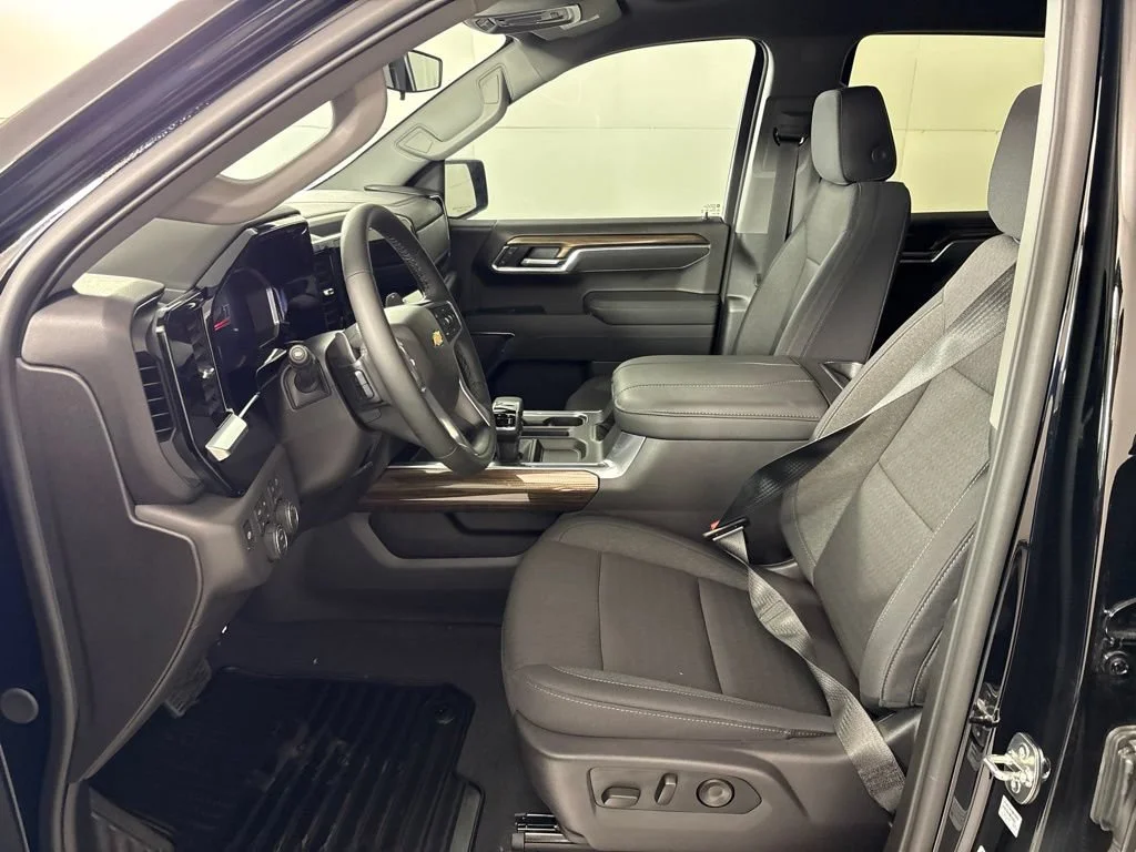 New 2026 Black Chevrolet LT image 28