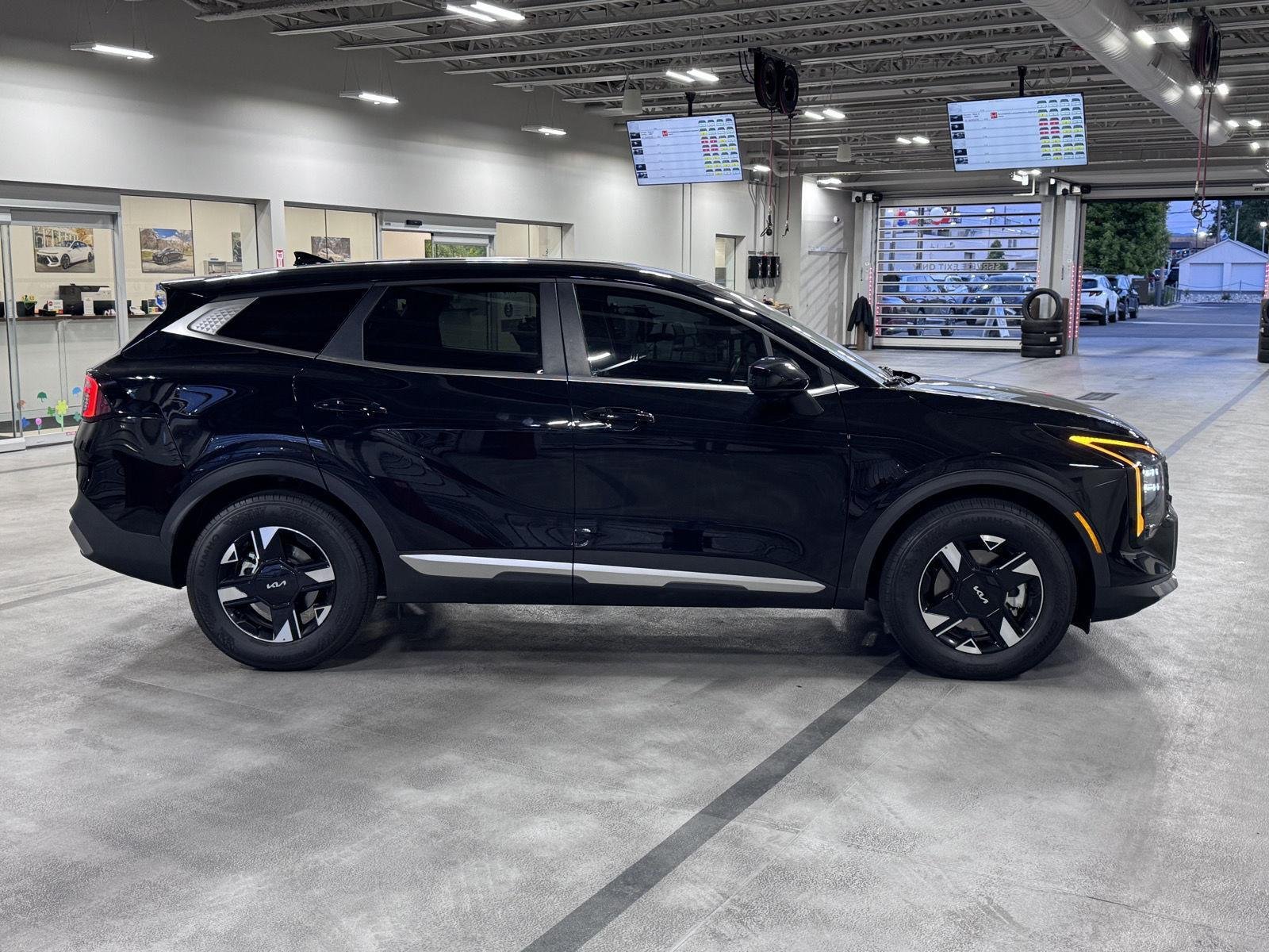 2026 Kia Sportage LX - Photo 11