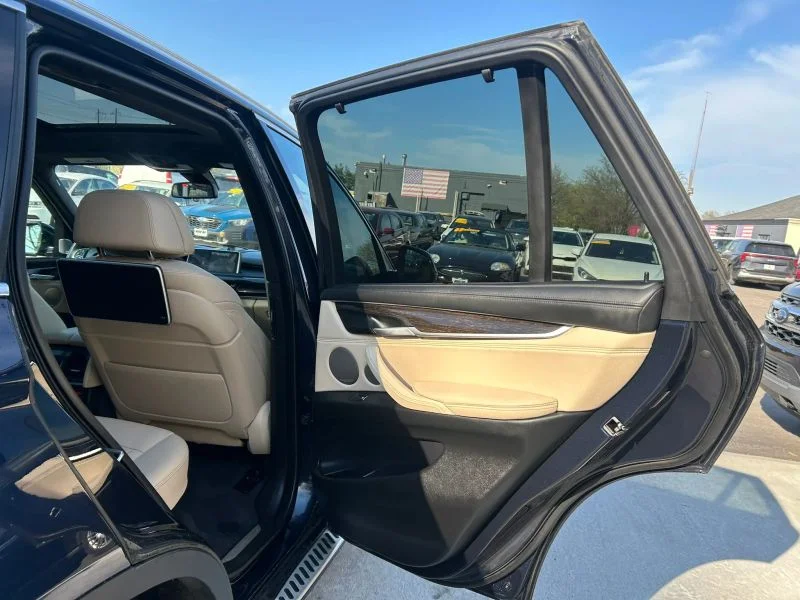 Used 2018 Blue BMW xDrive35i Sport Utility 4D image 19