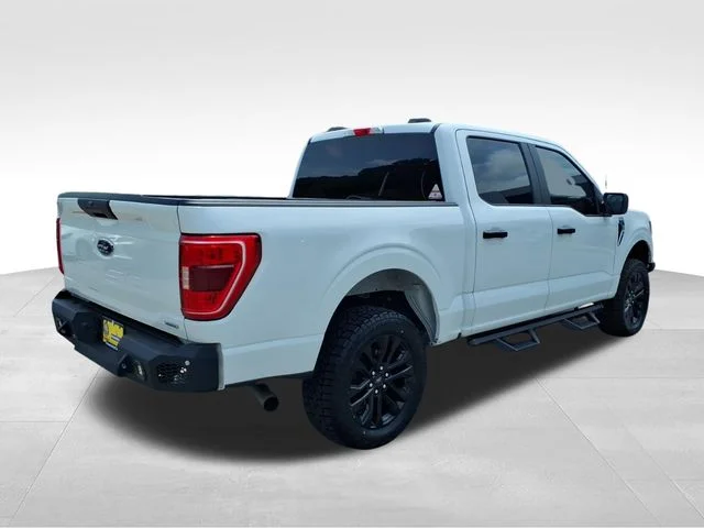 Used 2023 White Ford XLT image 9