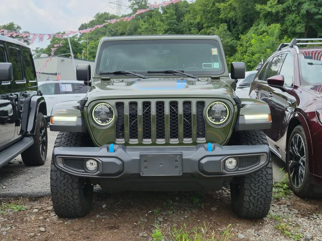 Used 2023 Green Jeep Rubicon 4xe image 3