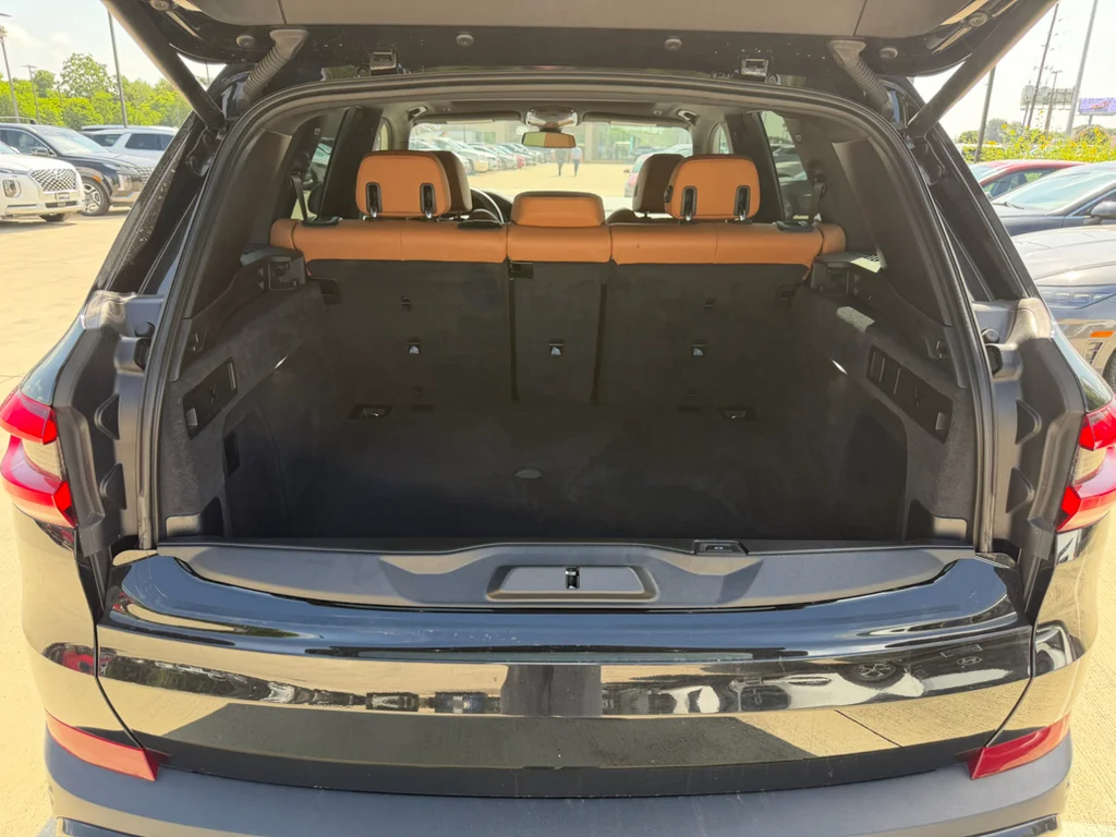 Used 2022 Jet Black BMW sDrive40i image 33